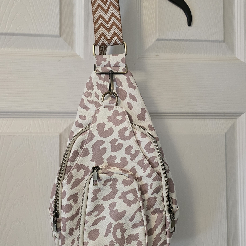 Women’s Pink Leopard Print Crossbody Sling Bag